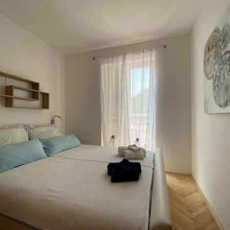 Molnar Apartamento Premantura Exterior foto