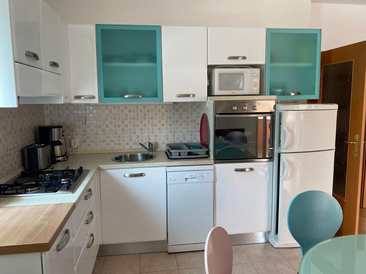 Molnar Apartamento Premantura Exterior foto