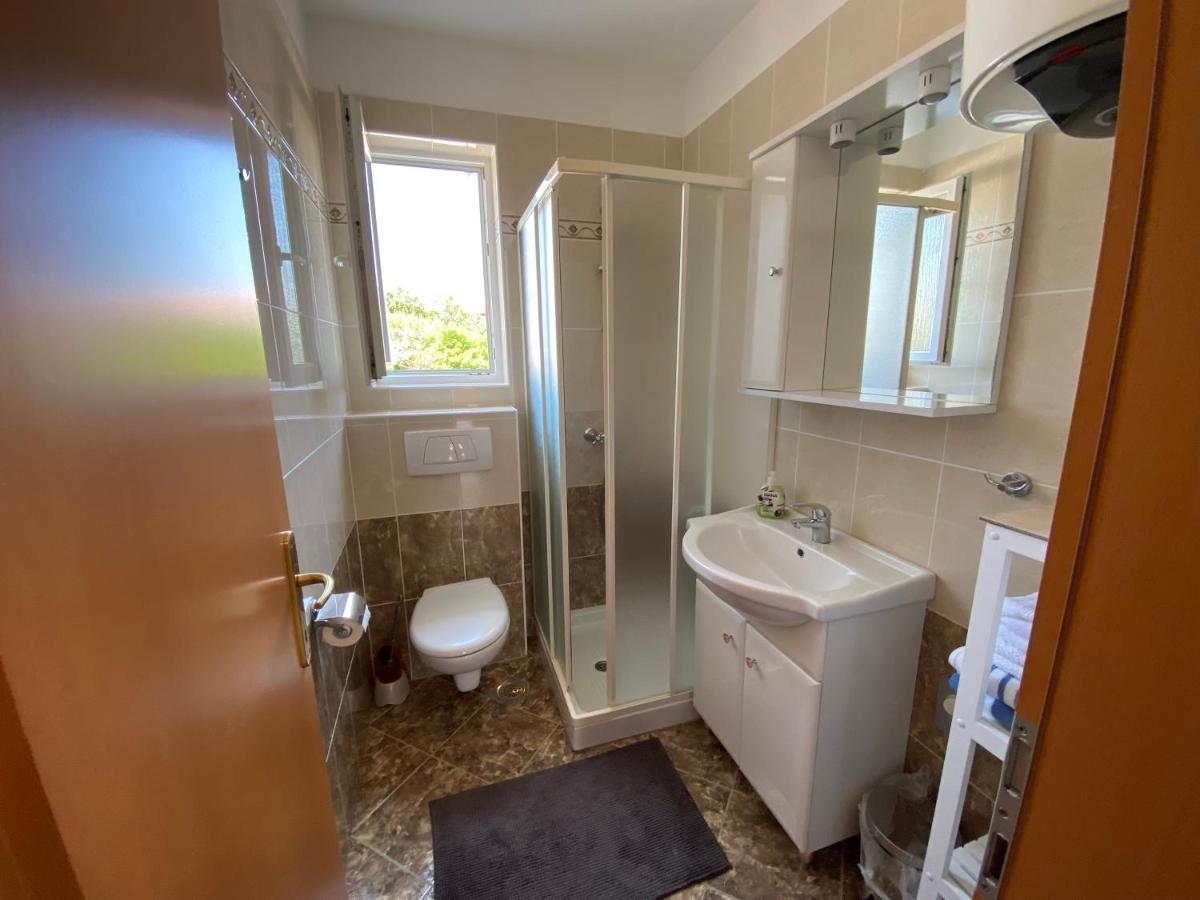 Molnar Apartamento Premantura Exterior foto