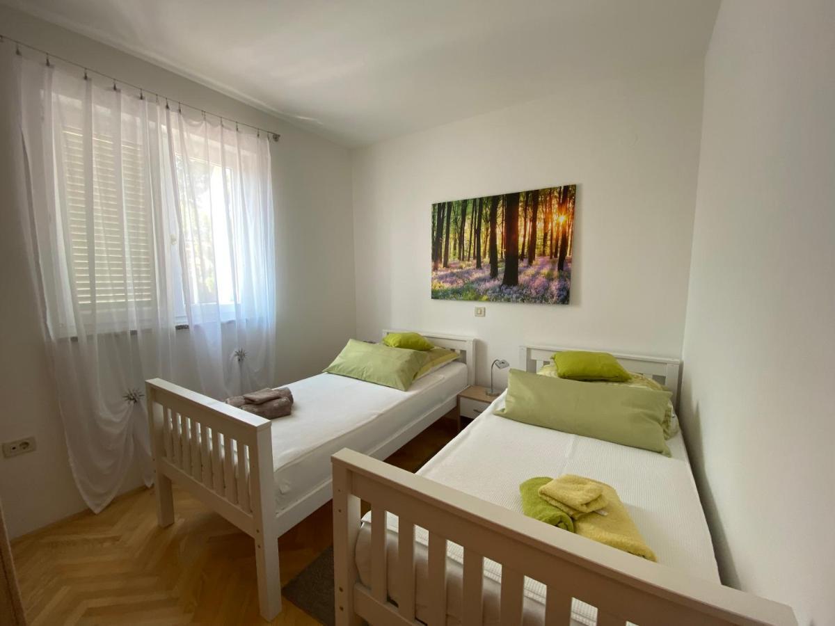 Molnar Apartamento Premantura Exterior foto