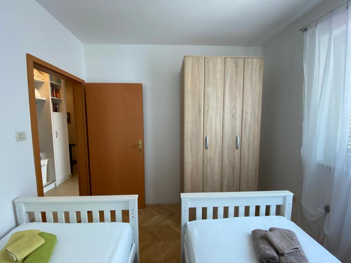 Molnar Apartamento Premantura Exterior foto