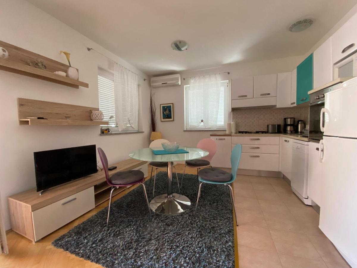 Molnar Apartamento Premantura Exterior foto